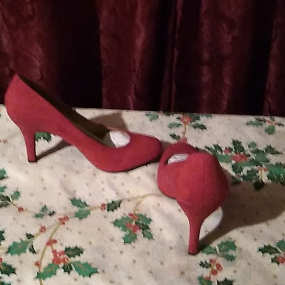 Shoes - Picture 4 of 5